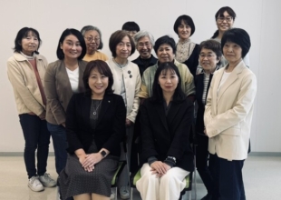 県議会って？県議との交流会